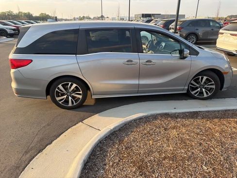 Used 2021 Honda Odyssey Touring image 13