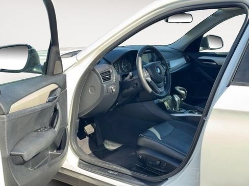 Used 2015 BMW X1 sDrive28i RWD image 9