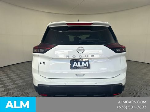 Used 2024 Nissan Rogue S FWD image 7