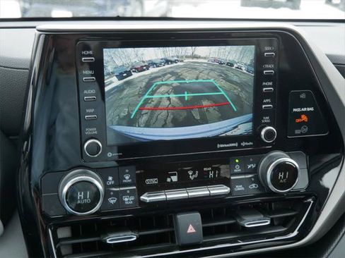 Certified 2022 Toyota Highlander LE image 22