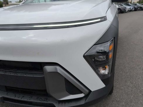 Used 2025 Hyundai Kona SEL FWD image 11