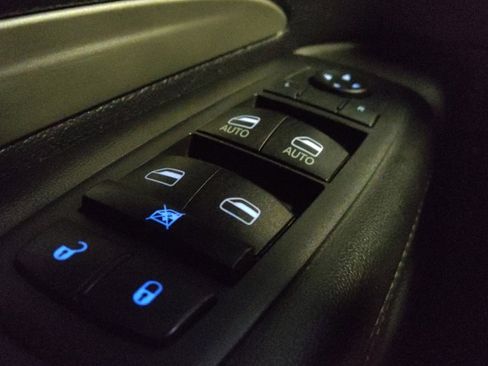 Used 2020 Dodge Durango SXT RWD image 27