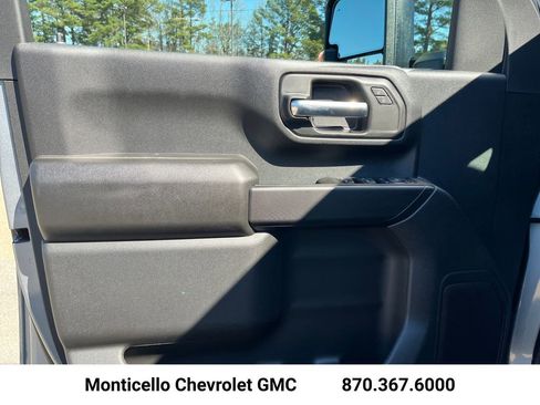 New 2026 Chevrolet Silverado 2500 Custom w/ Custom Value Package AWD/4WD image 9