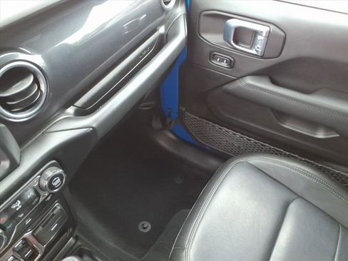 Used 2022 Jeep Wrangler Unlimited Sahara image 30