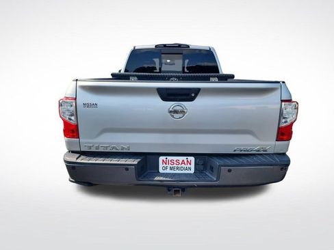 Used 2017 Nissan Titan PRO-4X AWD/4WD image 4
