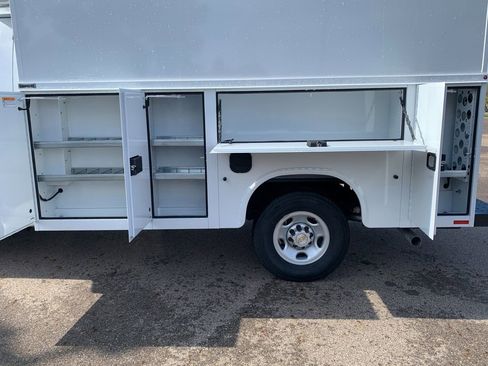 New 2025 Chevrolet Express 3500 w/ Power Convenience Package image 12