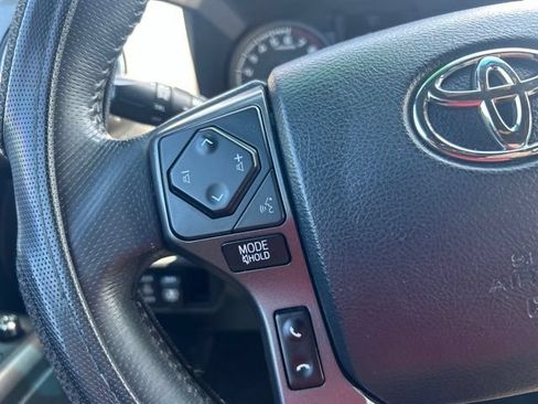Used 2017 Toyota Tacoma TRD Off-Road w/ Tow Package (A/T) AWD/4WD image 17