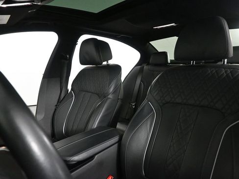 Used 2022 BMW 540i w/ Premium Package image 5