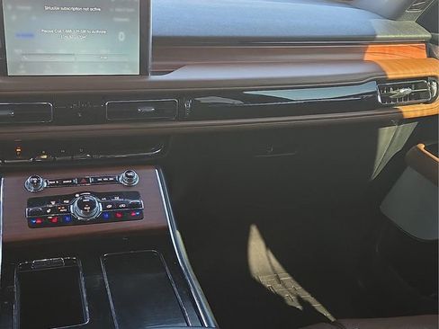 Used 2023 Lincoln Aviator Reserve w/ Equipment Group 201A image 20