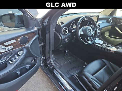 Used 2017 Mercedes-Benz GLC 300 4MATIC image 10