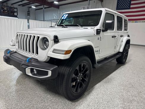 Used 2023 Jeep Wrangler Unlimited Sahara w/ Cold Weather Group AWD/4WD image 4