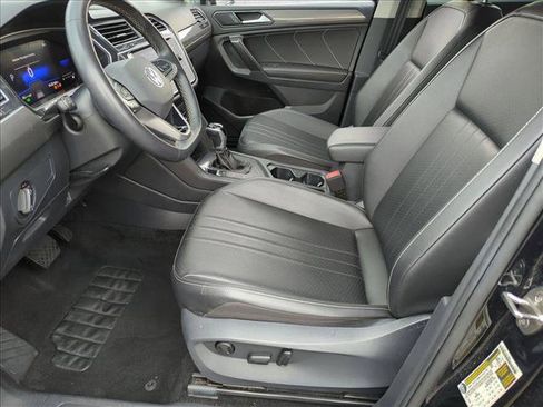 Used 2024 Volkswagen Tiguan SE FWD image 15