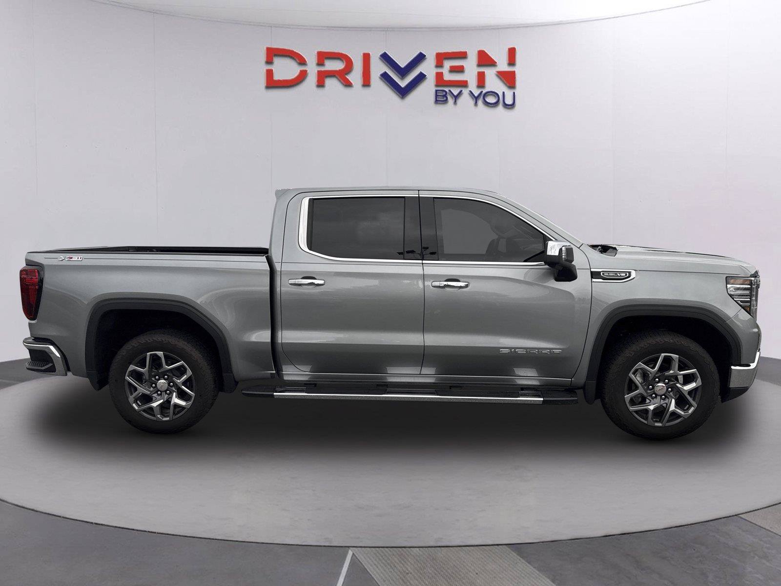 Used 2025 GMC Sierra 1500 SLT w/ SLT Premium Plus Package AWD/4WD image 3