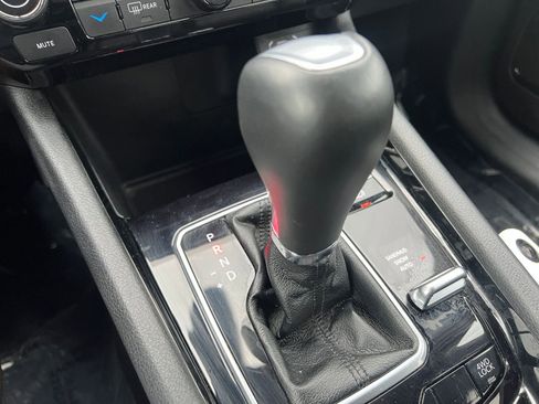 Used 2025 Jeep Compass Limited image 41