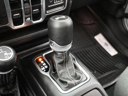Used 2024 Jeep Wrangler Unlimited Rubicon AWD/4WD image 25