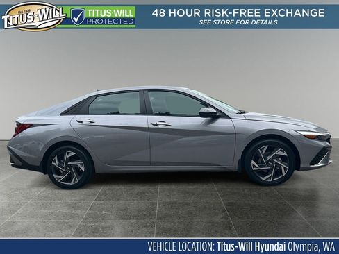 New 2025 Hyundai Elantra SEL image 8