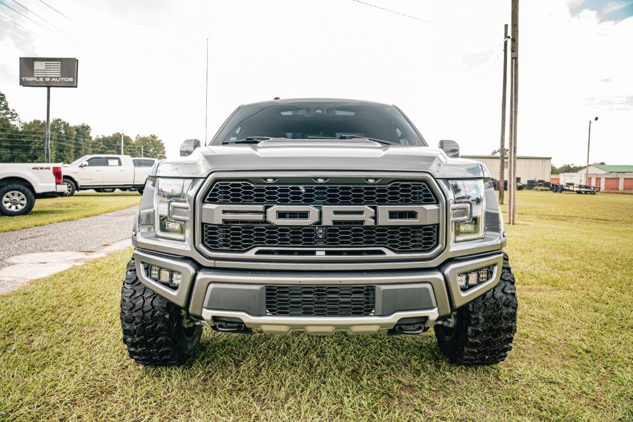 Used 2018 Ford F150 Raptor w/ Equipment Group 802A Luxury AWD/4WD image 2