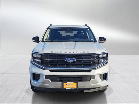 Certified 2025 Ford Expedition Max Platinum image 6