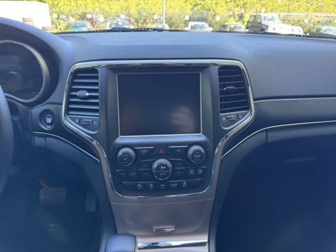 Used 2017 Jeep Grand Cherokee Limited AWD/4WD image 32