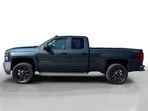 Used 2018 Chevrolet Silverado 1500 LT w/ All Star Edition image 2
