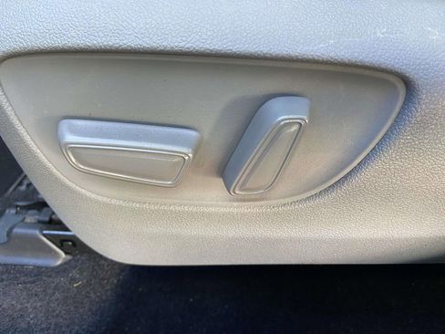 Used 2023 Toyota Highlander LE image 18