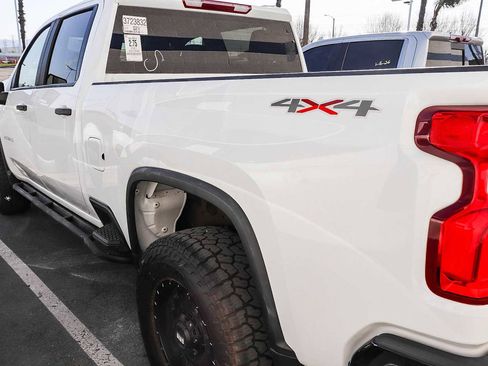 Used 2021 Chevrolet Silverado 2500 Custom w/ Custom Convenience Package image 9