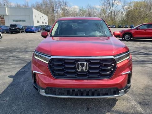 Used 2025 Honda Pilot EX-L image 9