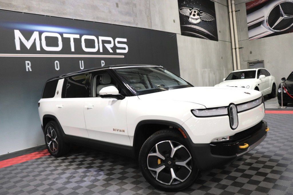 Used 2023 Rivian R1S Adventure Quad AWD/4WD image 11
