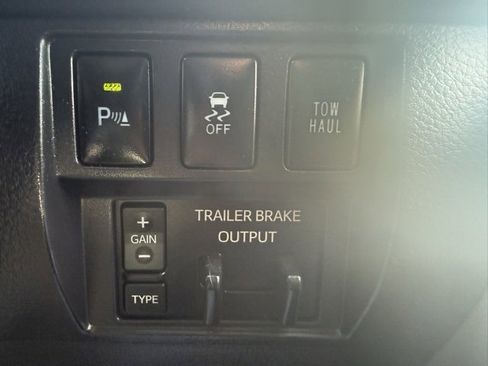Used 2016 Toyota Tundra SR5 image 28