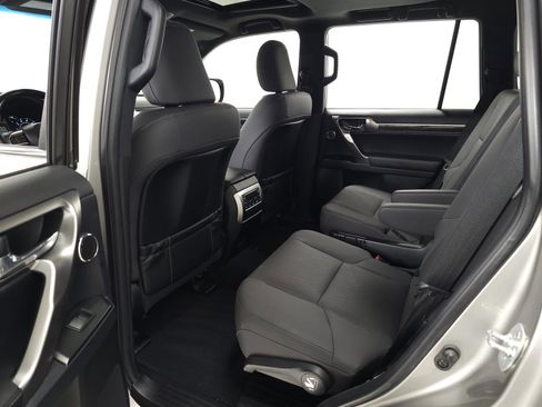 Used 2023 Lexus GX 460 Premium w/ Accessory Package AWD/4WD image 35