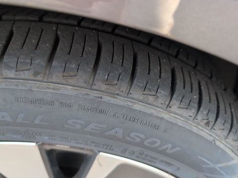 Used 2022 Nissan Altima 2.5 SV FWD image 12