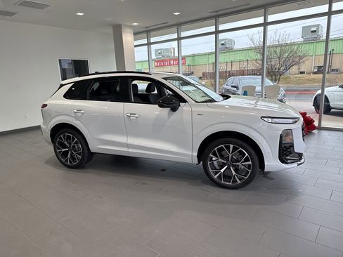 New 2026 Audi Q3 quattro 2.0T image 1