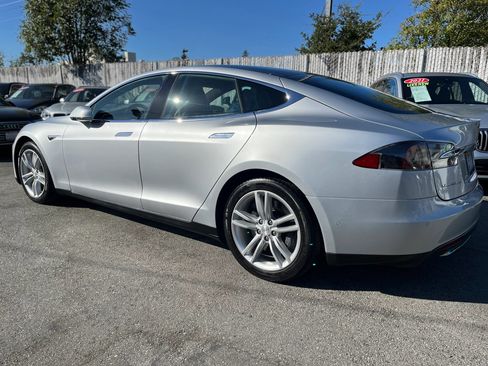 Used 2015 Tesla Model S 85 RWD image 5
