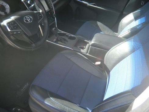 Used 2016 Toyota Camry SE image 13