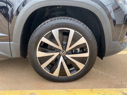 Used 2023 Volkswagen Taos SE image 9