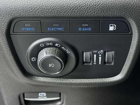 Used 2022 Jeep Grand Cherokee Limited 4xe image 17