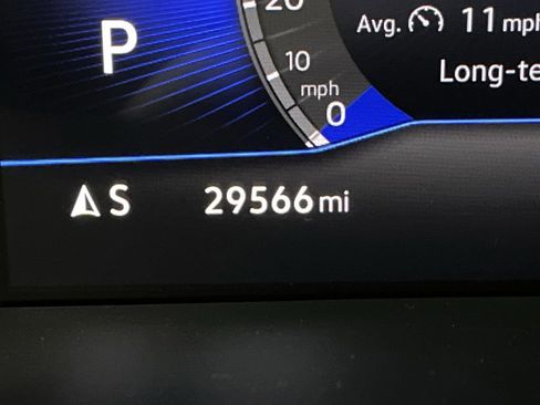 Used 2024 Volkswagen Tiguan SE image 6