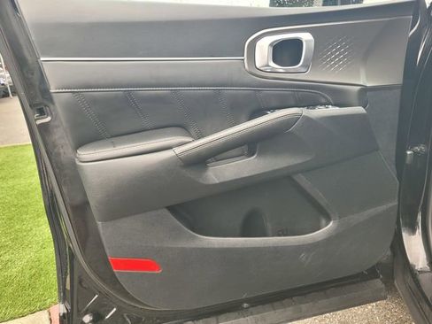 Used 2023 Kia Sorento SX image 16