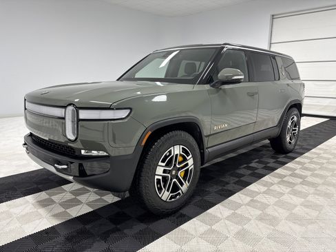 Used 2022 Rivian R1S Launch Edition image 1