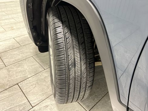 Used 2021 Jeep Cherokee Latitude w/ Mopar Interior Package image 35