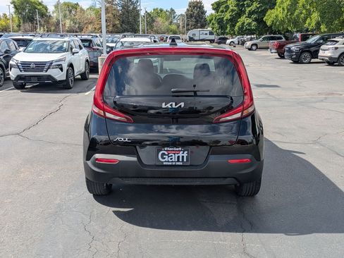 Used 2022 Kia Soul LX w/ Technology Package FWD image 4