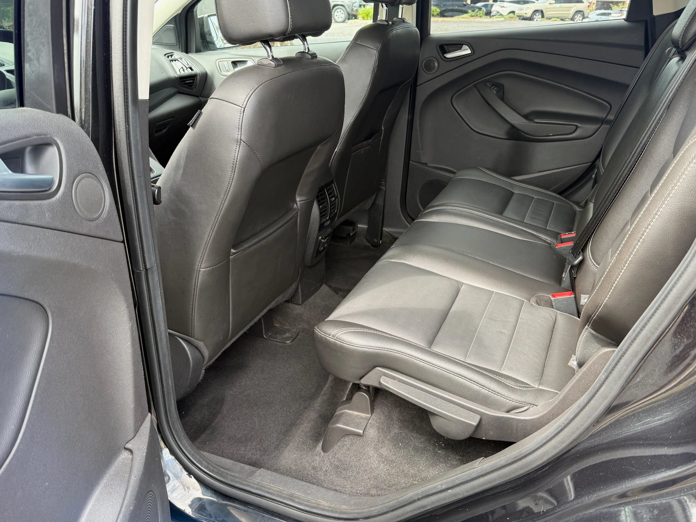 Used 2014 Ford Escape Titanium w/ Equipment Group 401A FWD image 12