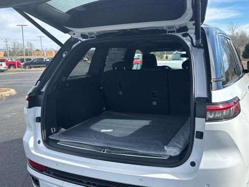 New 2025 Jeep Grand Cherokee Summit w/ Obsidian Package image 8