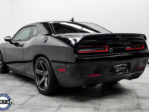 Used 2023 Dodge Challenger SRT Hellcat w/ Driver Convenience Group image 11