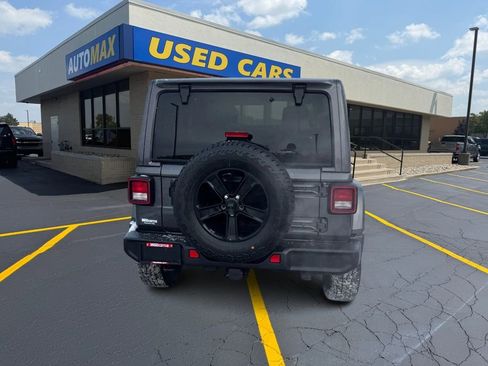 Used 2021 Jeep Wrangler Unlimited Sahara image 6