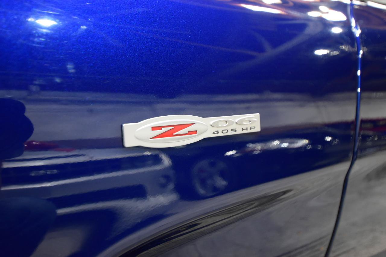 Used 2004 Chevrolet Corvette Z06 w/ Z06 Preferred Equipment Group RWD image 9