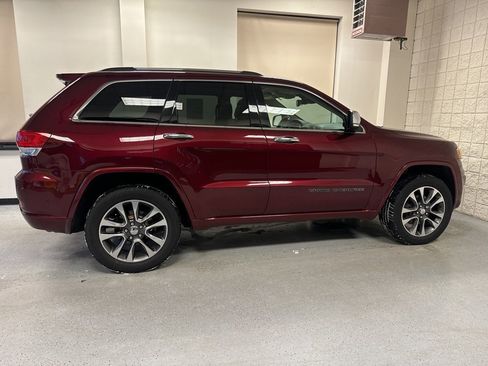 Used 2017 Jeep Grand Cherokee Overland w/ Jeep Active Safety Group image 24