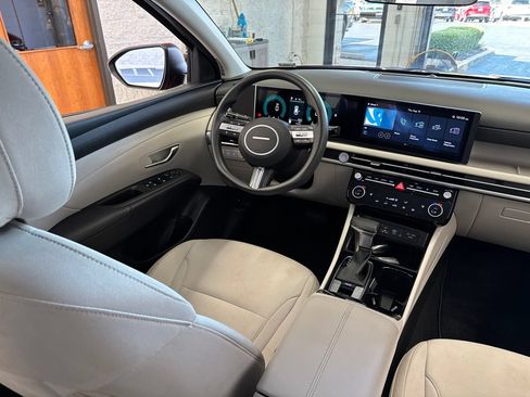 Used 2025 Hyundai Tucson SEL FWD image 44