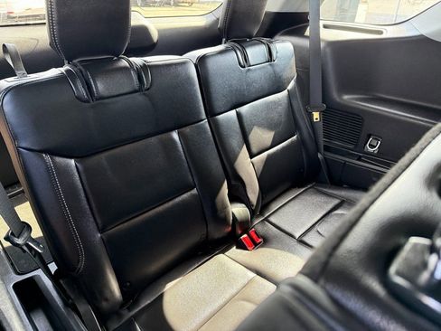 Used 2023 Ford Explorer Limited image 14