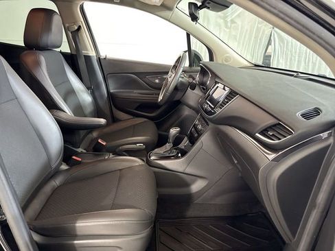 Used 2022 Buick Encore Preferred w/ Safety Package II image 35